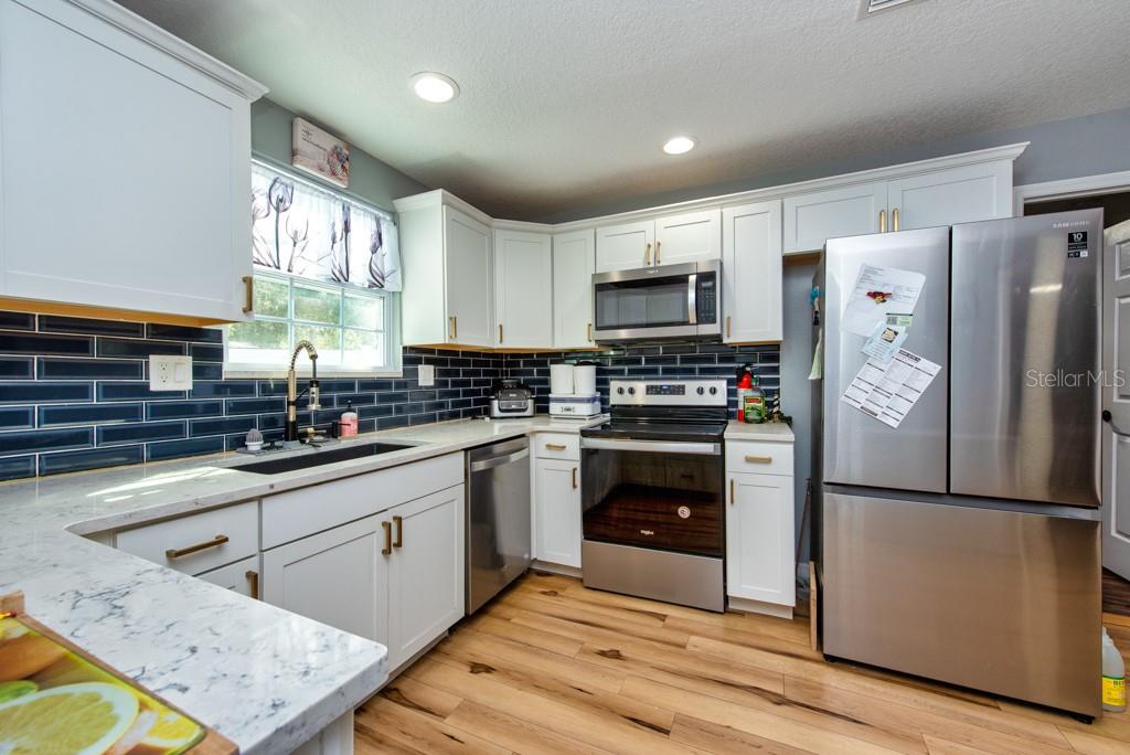Image 9 of 27 For 15741 Rhodes Road