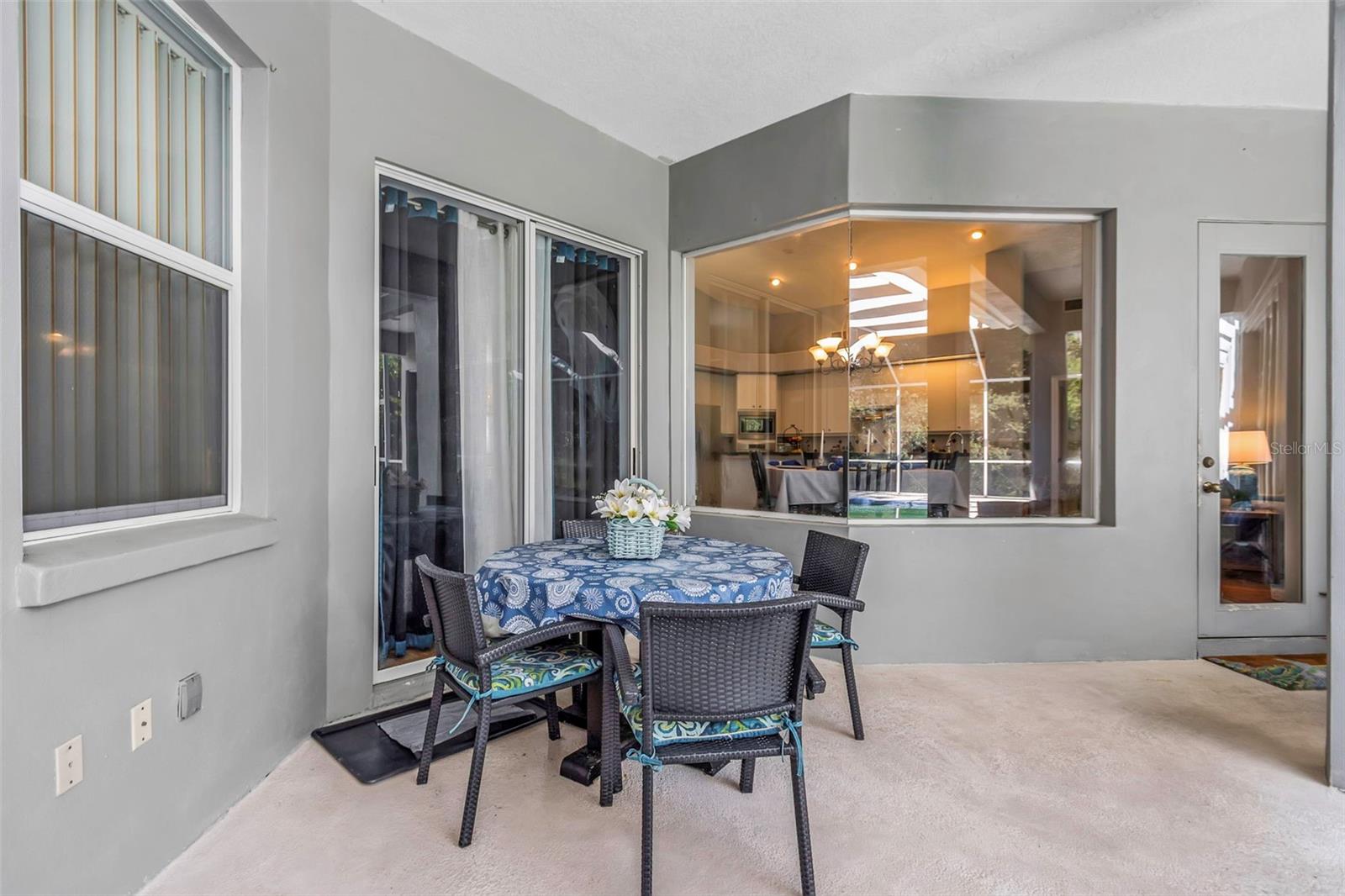 Listing photo id 11 for 17818 Hickory Moss Place