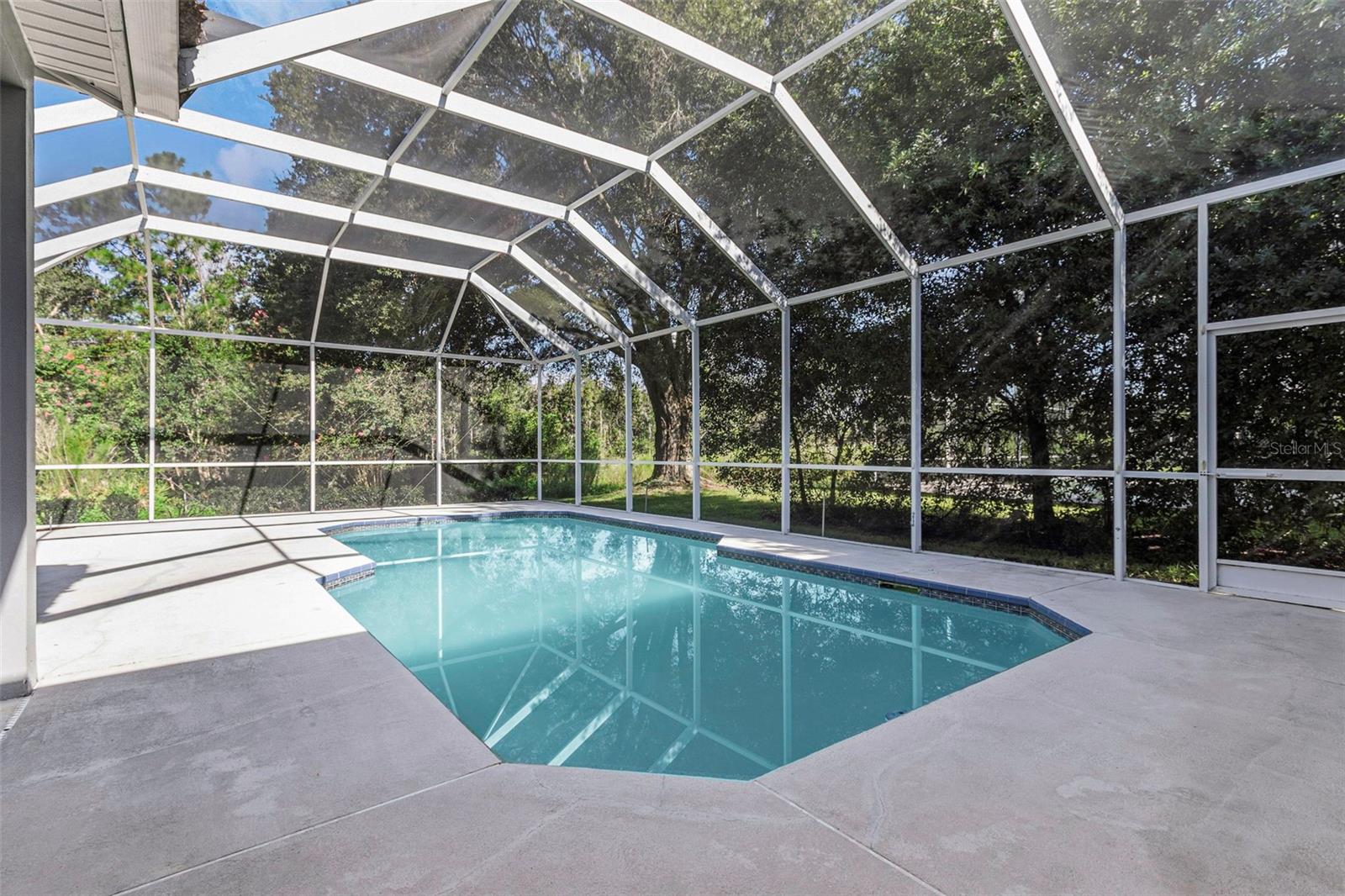 Listing photo id 15 for 17818 Hickory Moss Place