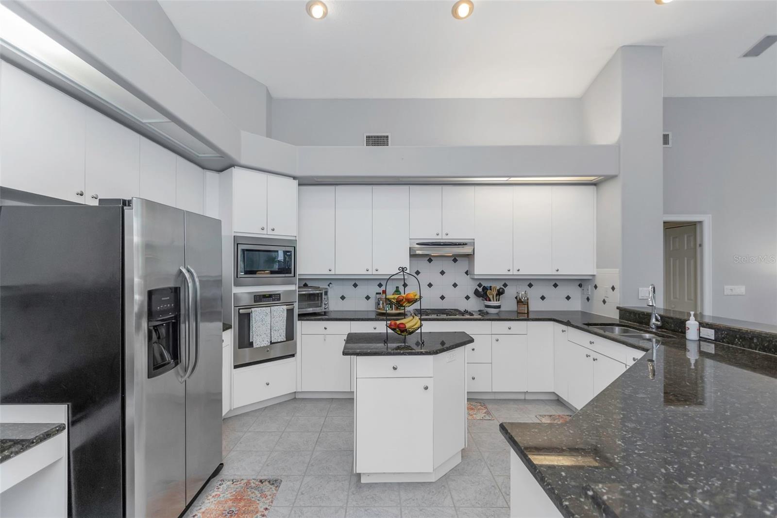 Listing photo id 70 for 17818 Hickory Moss Place