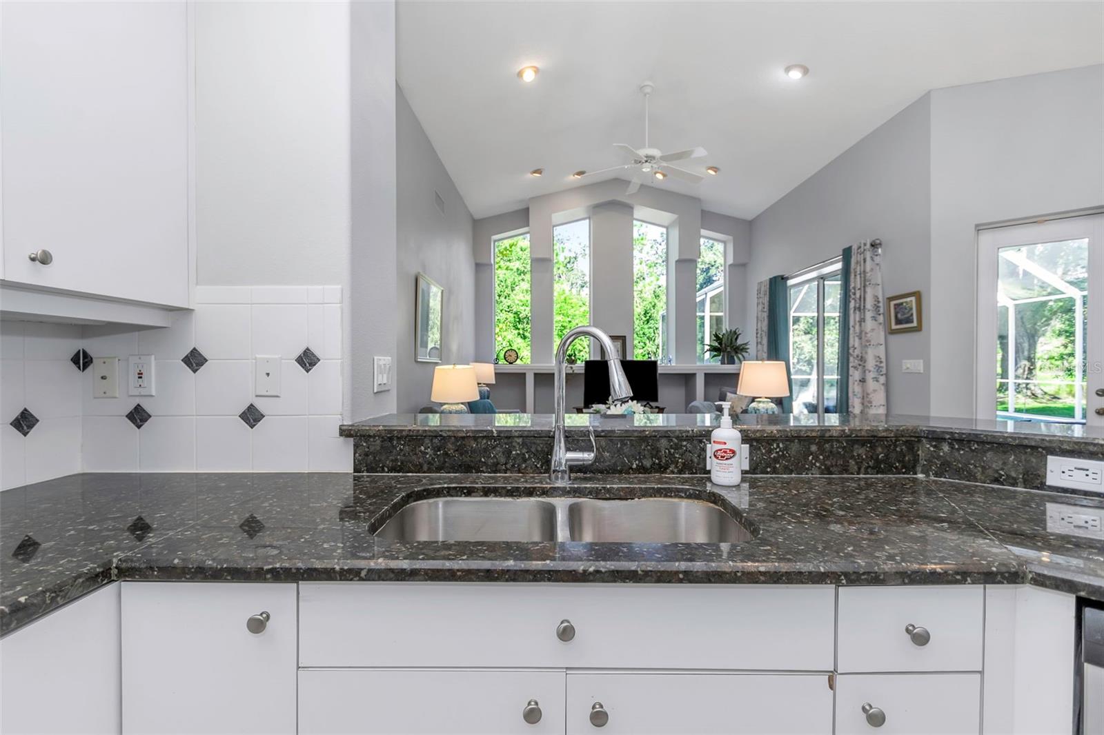 Listing photo id 74 for 17818 Hickory Moss Place