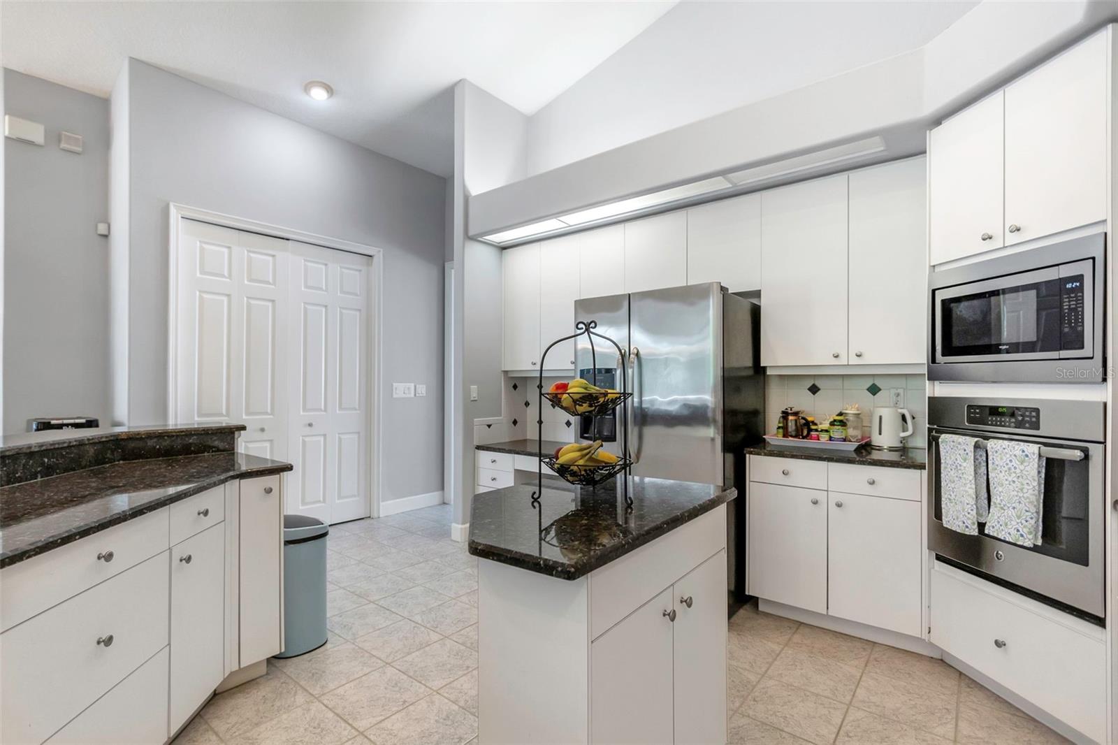 Listing photo id 75 for 17818 Hickory Moss Place