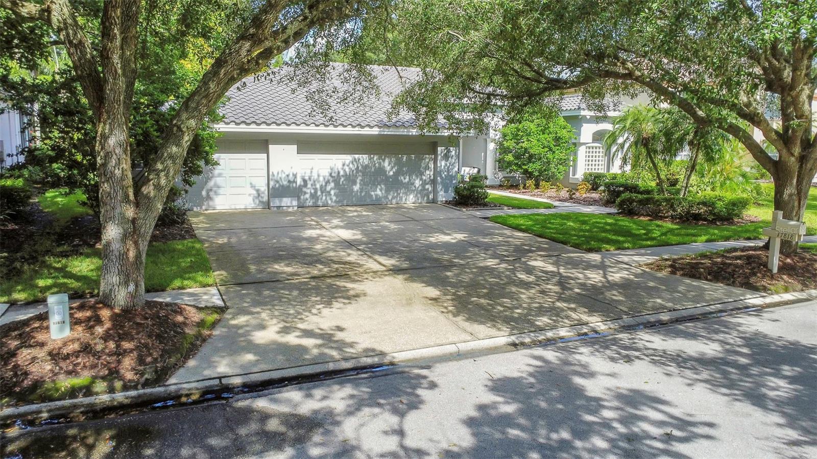 Listing photo id 80 for 17818 Hickory Moss Place