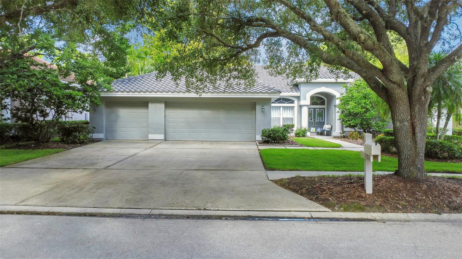 Listing photo id 81 for 17818 Hickory Moss Place