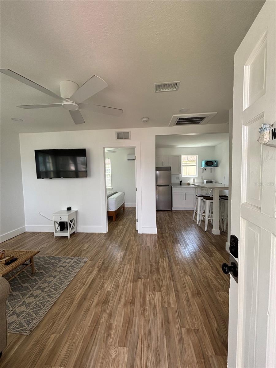Image 6 of 13 For 14141 Gulf Boulevard 5