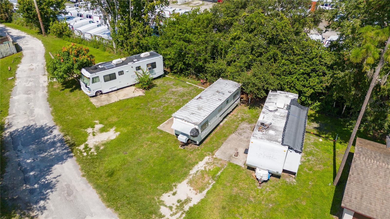 Image 12 of 22 For 17883 Colonial Drive