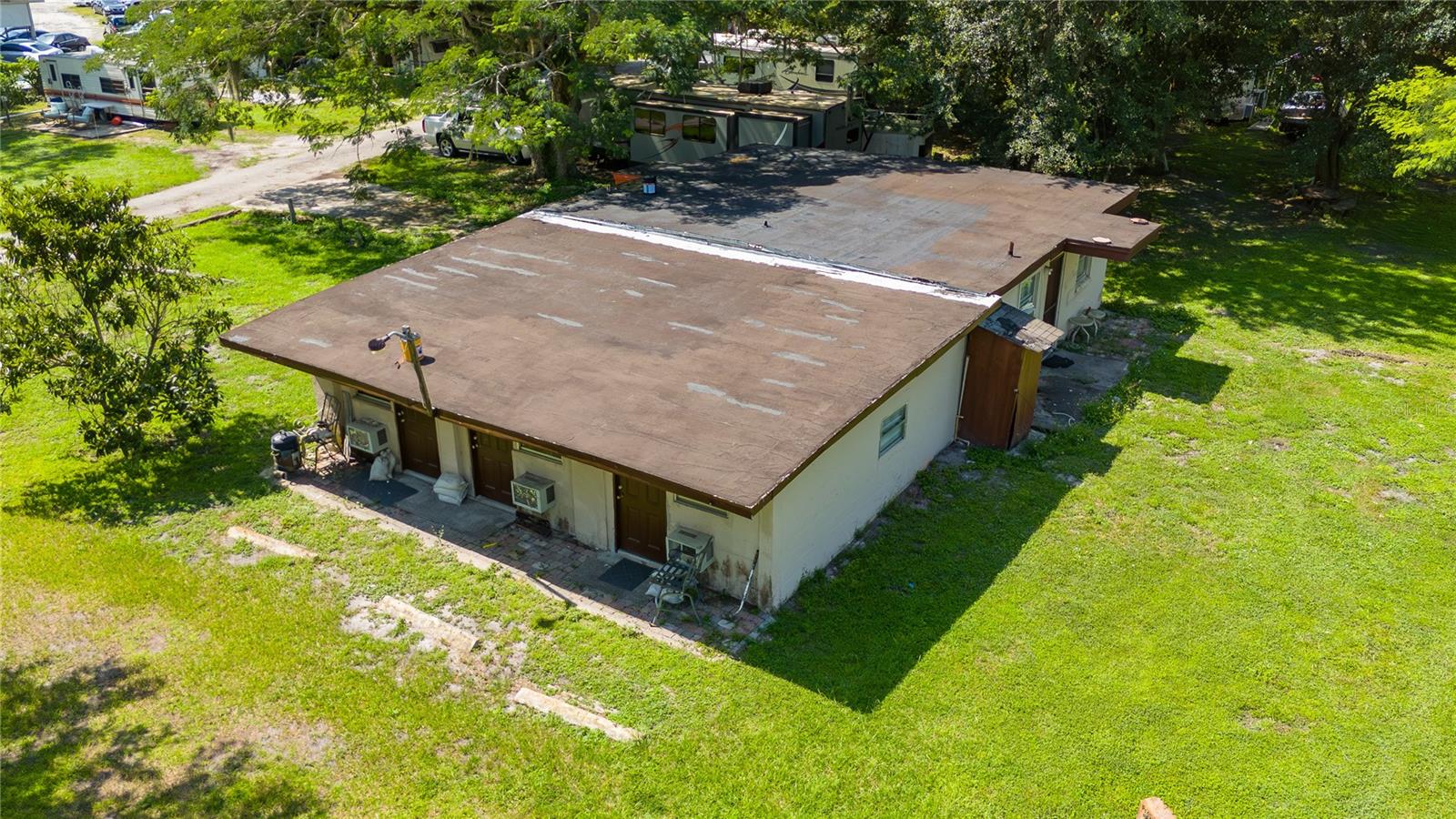 Image 14 of 22 For 17883 Colonial Drive