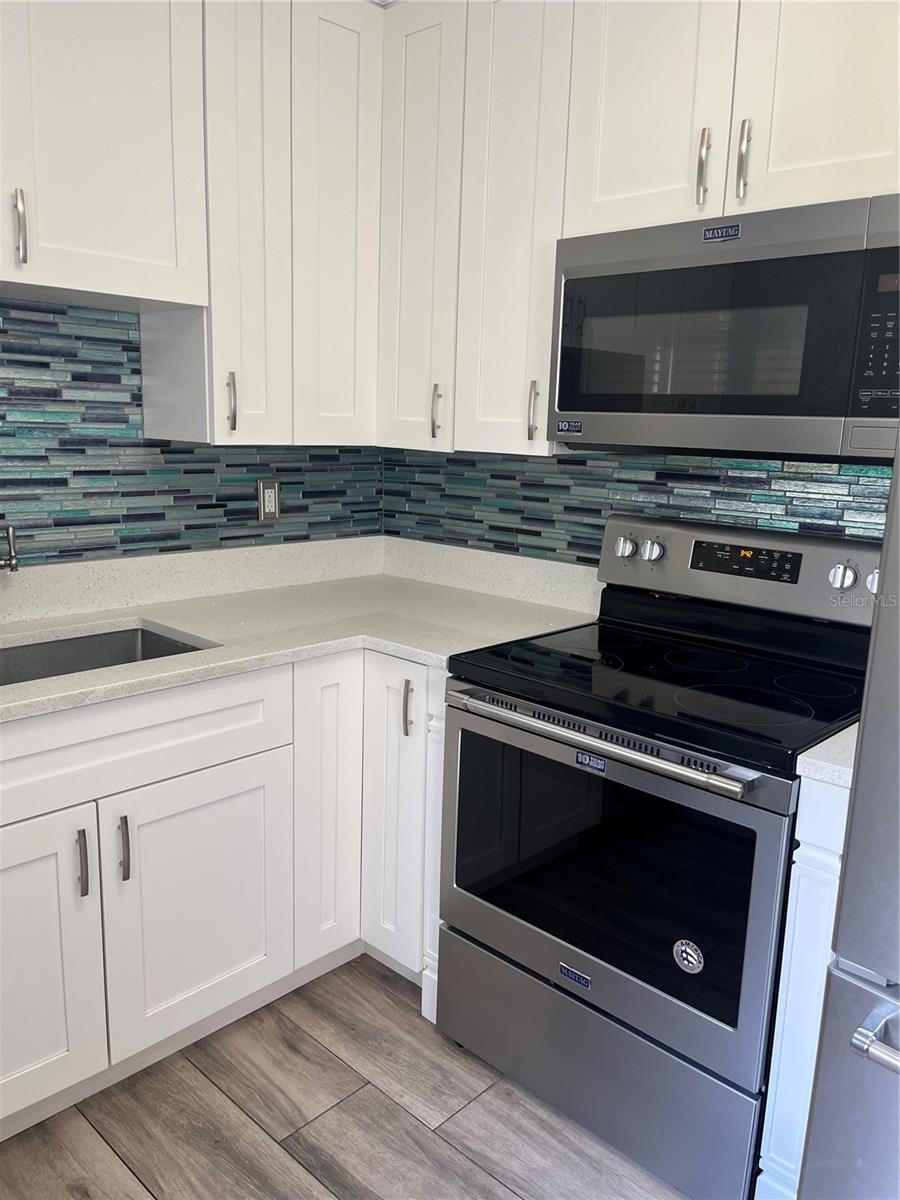 Image 3 of 9 For 3300 Fox Chase Circle N 213