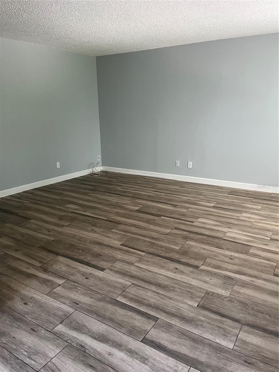 Image 4 of 9 For 3300 Fox Chase Circle N 213