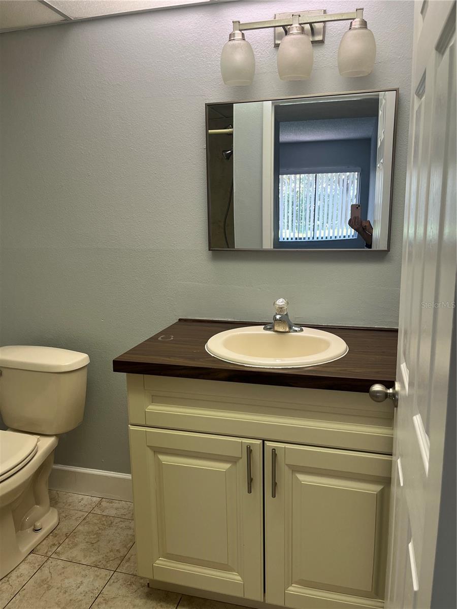 Image 7 of 9 For 3300 Fox Chase Circle N 213