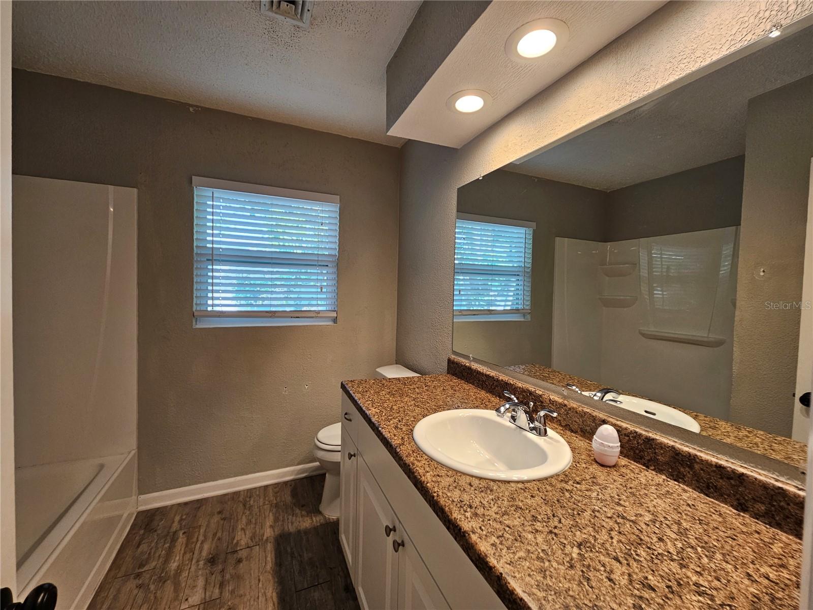 Image 22 of 32 For 5206 6th Avenue Drive W