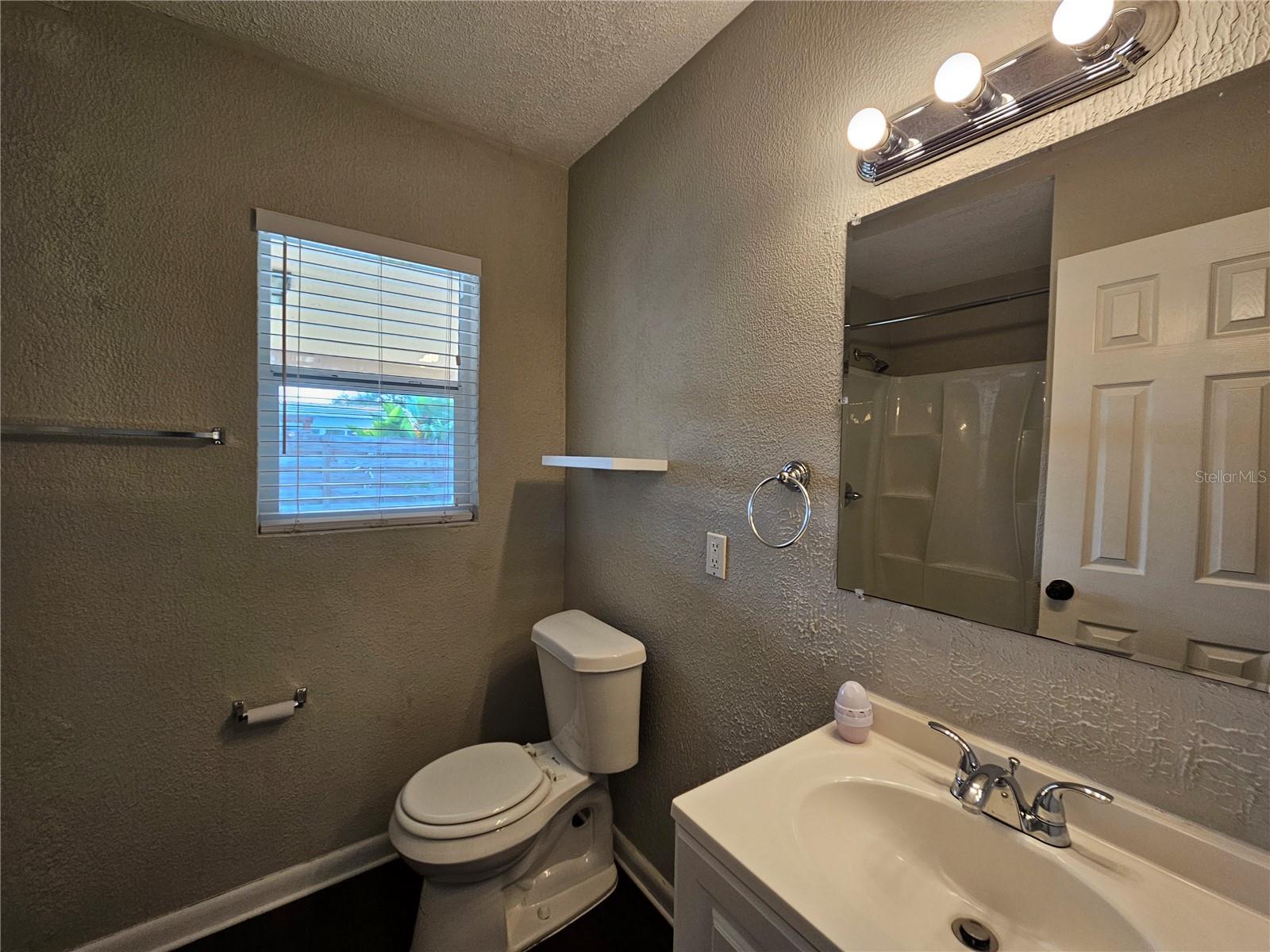 Image 27 of 32 For 5206 6th Avenue Drive W
