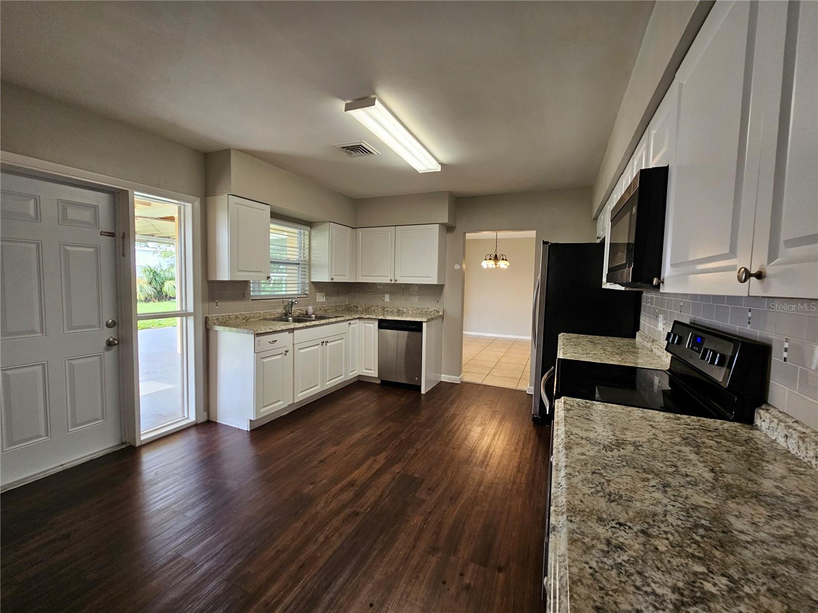 Image 9 of 32 For 5206 6th Avenue Drive W
