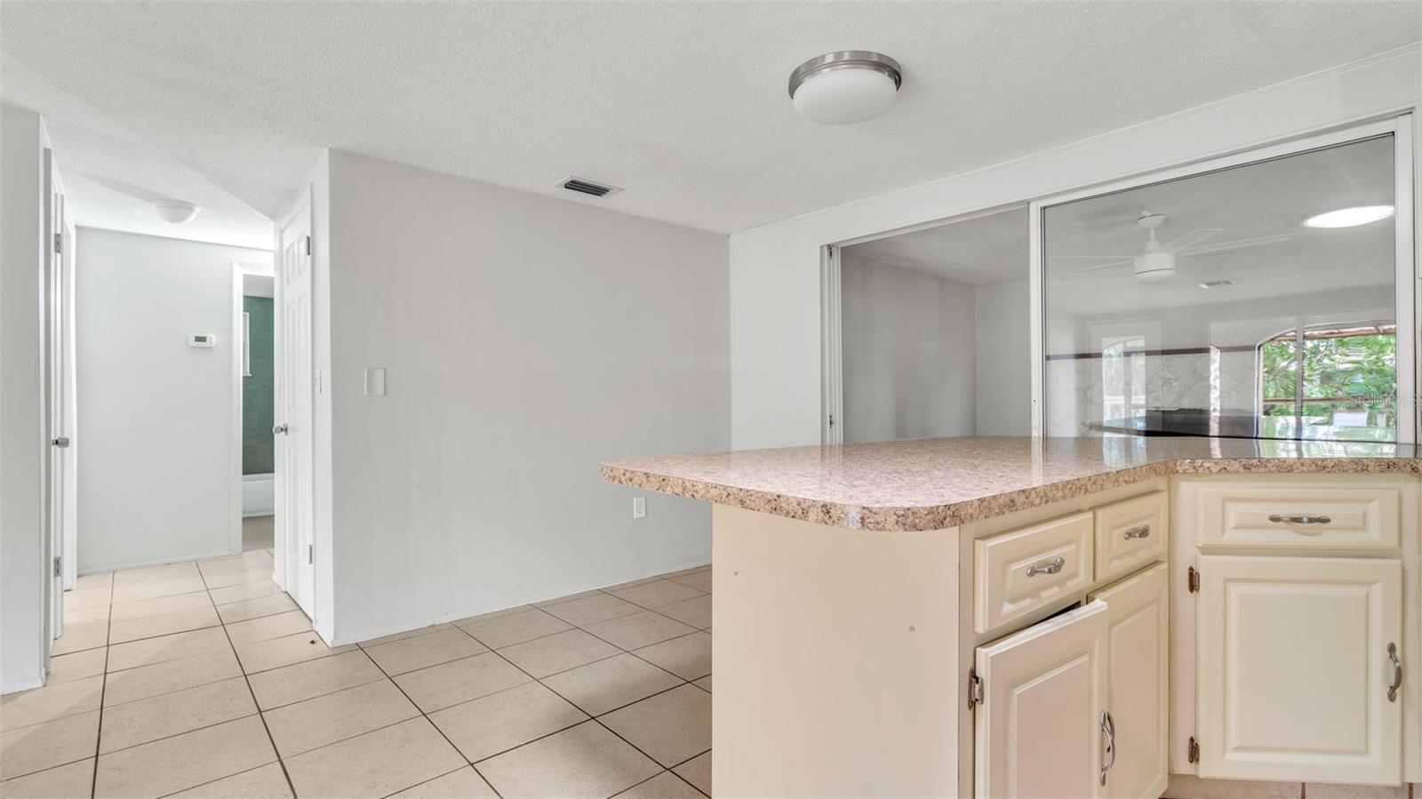 Image 10 of 42 For 7634 Fox Hollow Drive