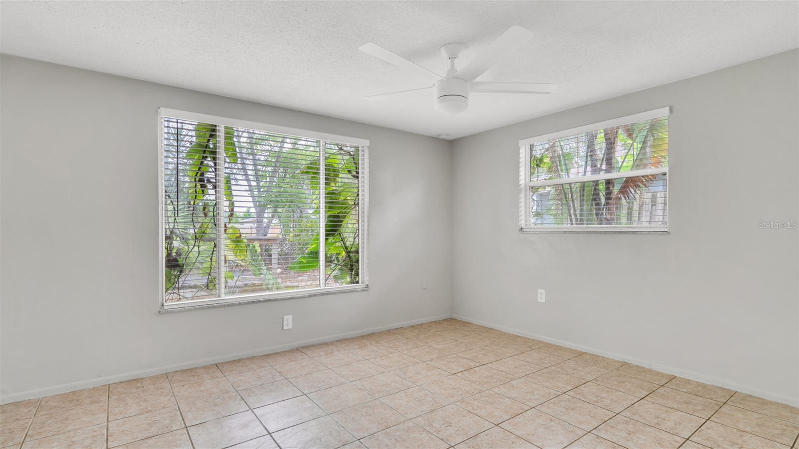 Image 18 of 42 For 7634 Fox Hollow Drive