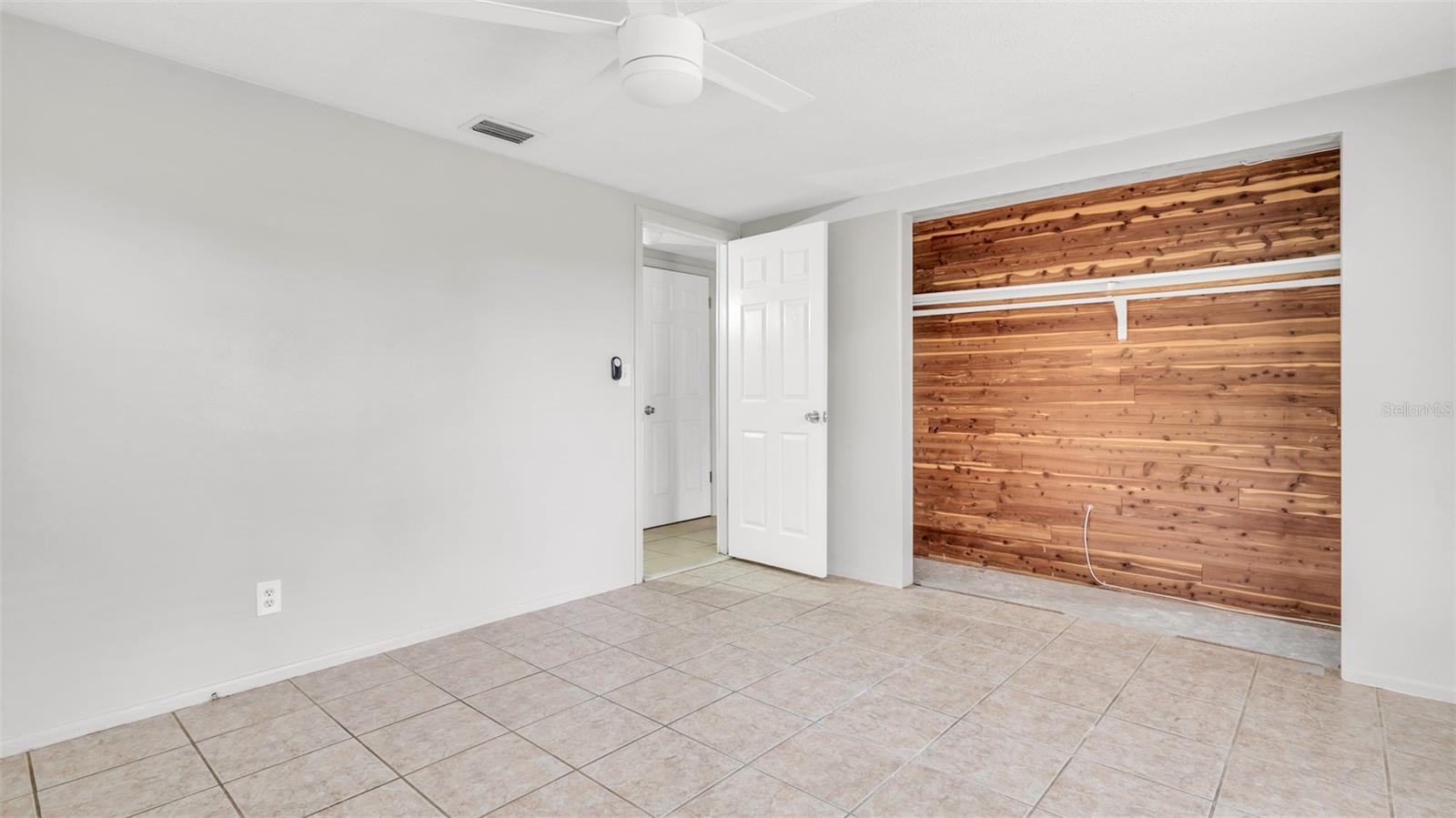 Image 19 of 42 For 7634 Fox Hollow Drive