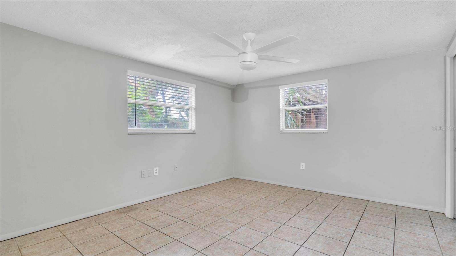 Image 21 of 42 For 7634 Fox Hollow Drive
