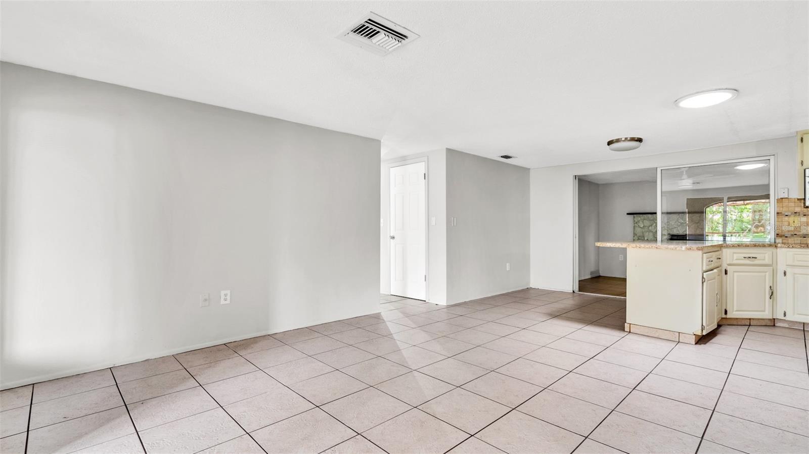 Image 9 of 42 For 7634 Fox Hollow Drive