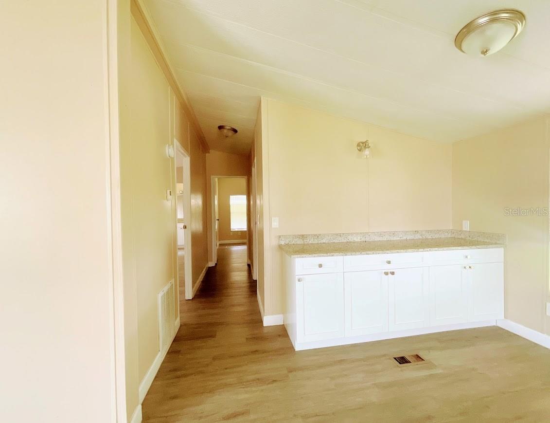 Listing photo id 16 for 3110 Hidden Lake Drive