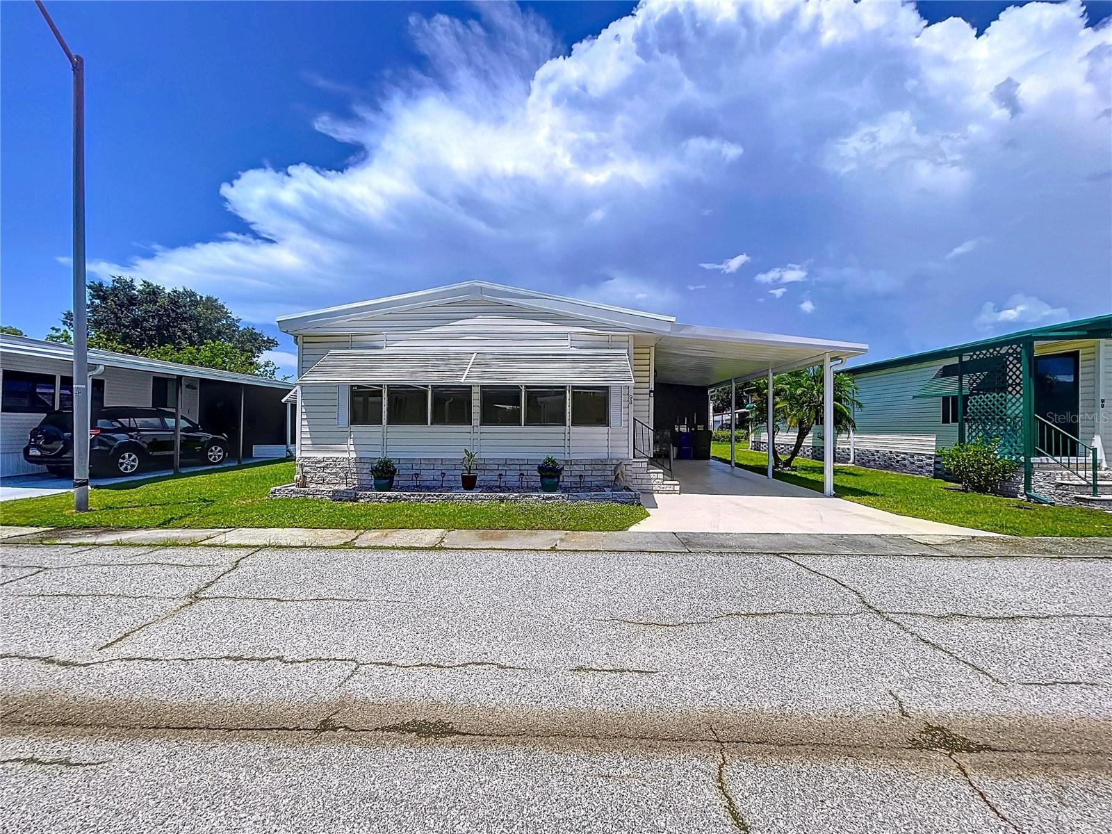 Details for 98 Dolphin Drive N, OLDSMAR, FL 34677