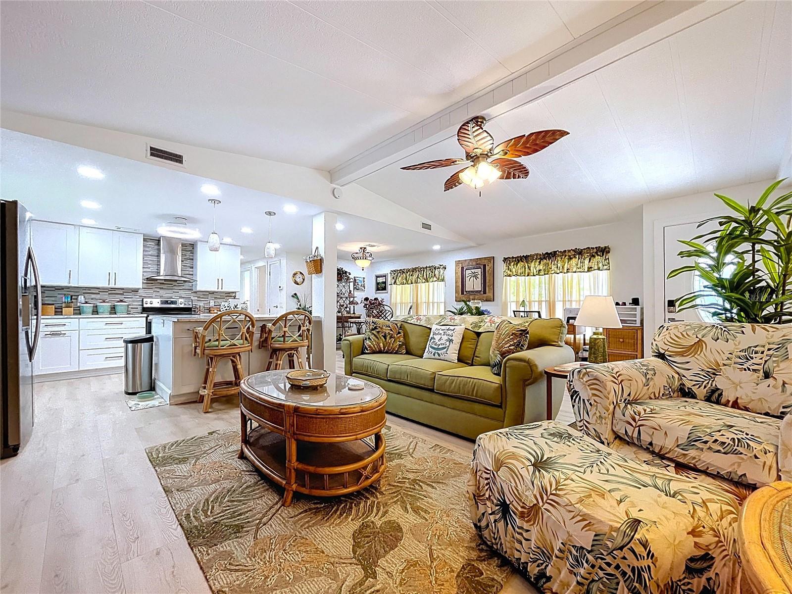 Image 15 of 44 For 98 Dolphin Drive N