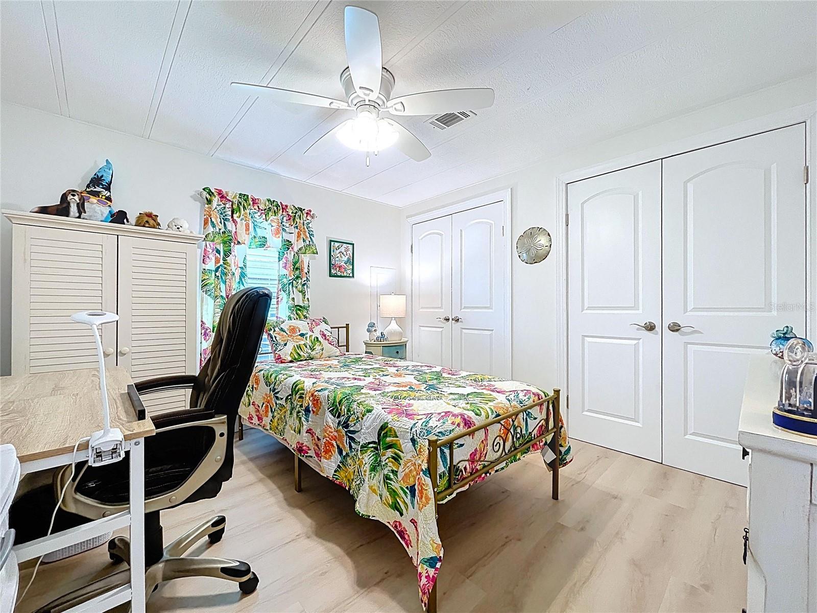 Image 24 of 44 For 98 Dolphin Drive N