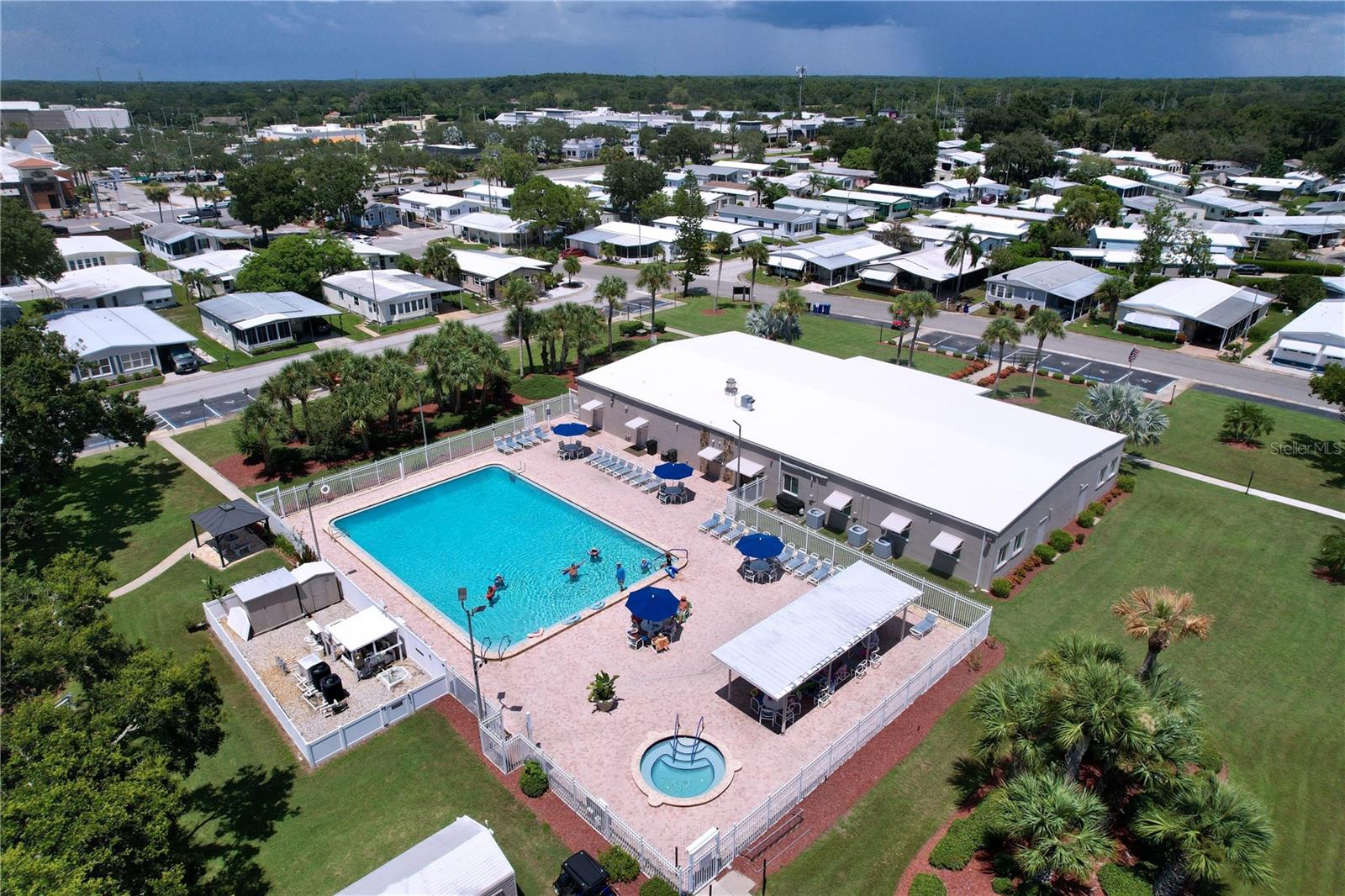Image 34 of 44 For 98 Dolphin Drive N