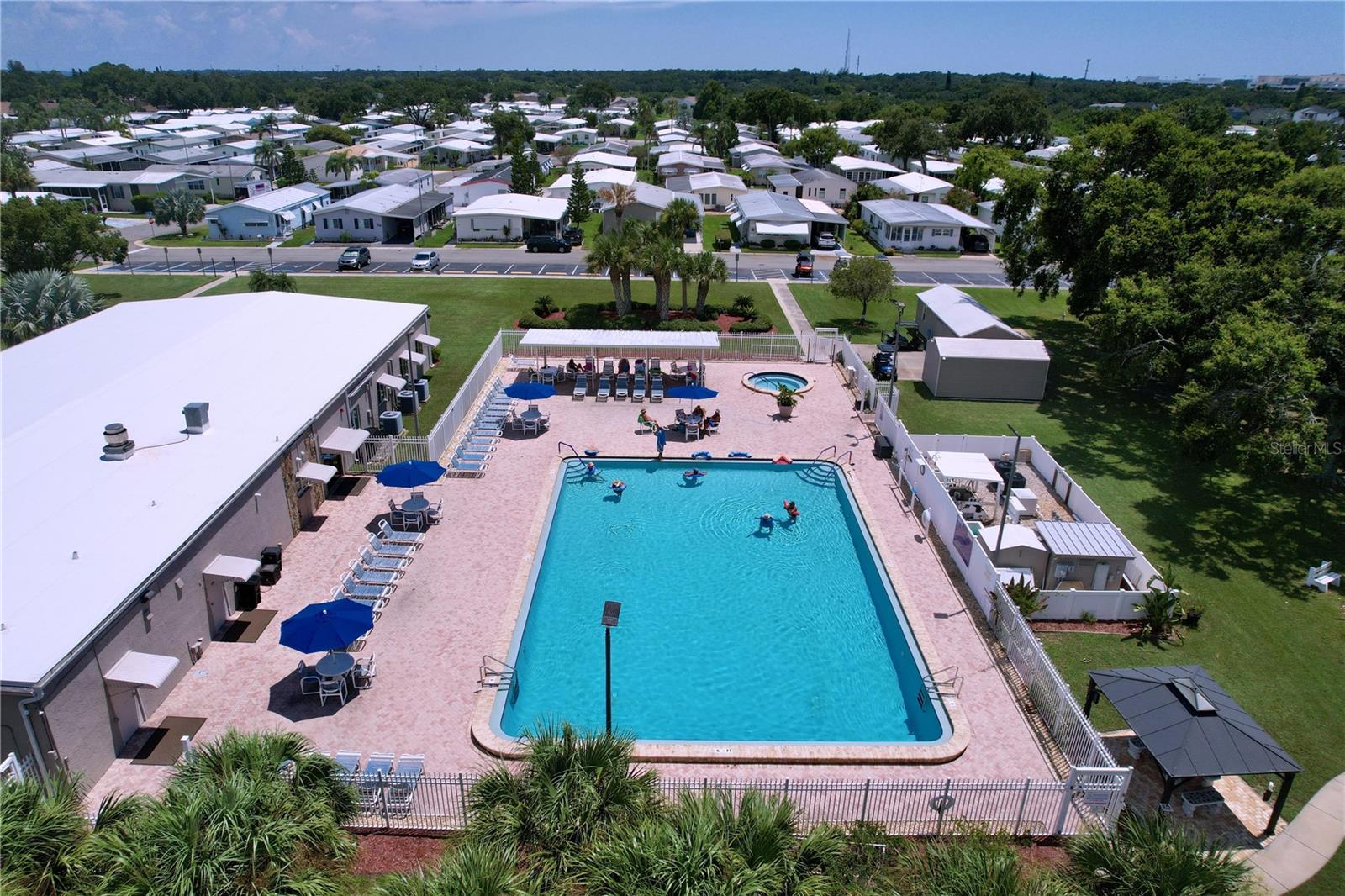 Image 35 of 44 For 98 Dolphin Drive N
