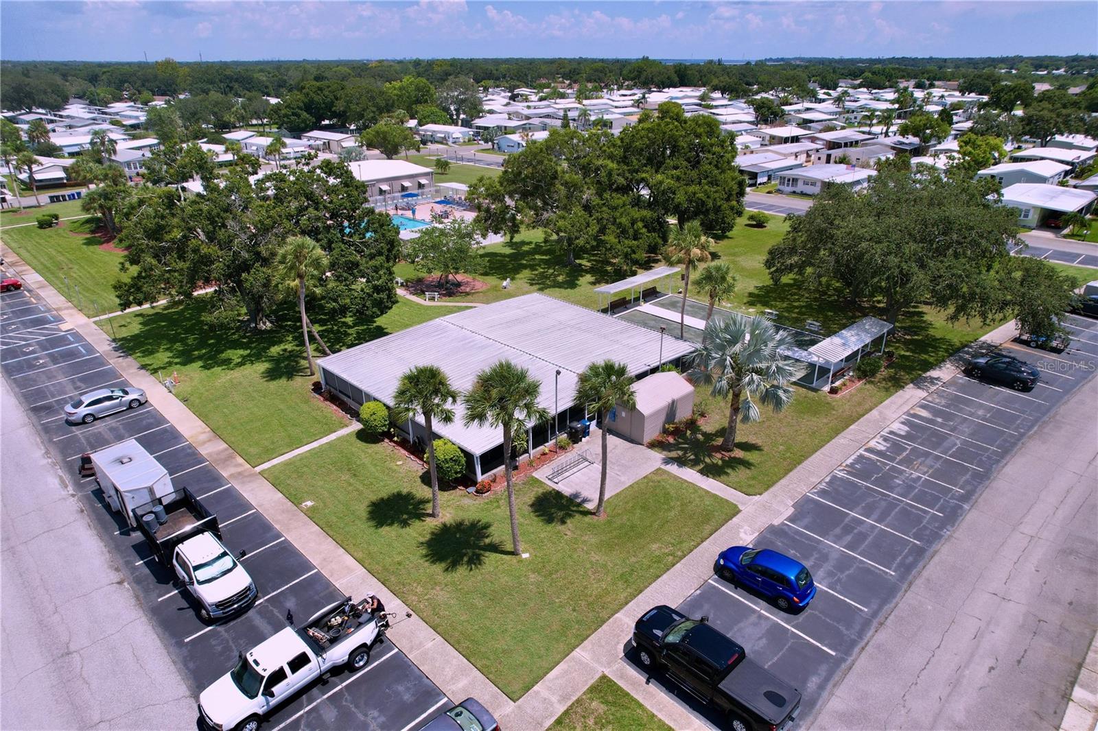 Image 37 of 44 For 98 Dolphin Drive N