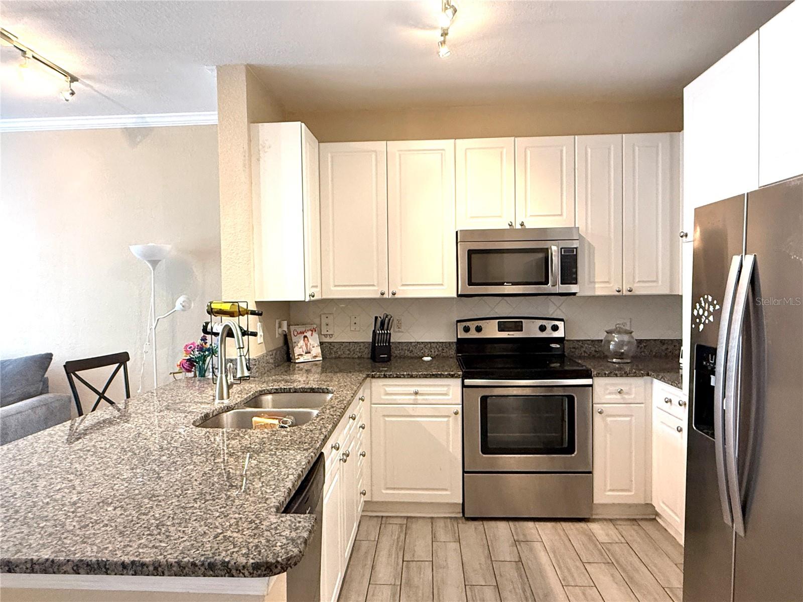 Image 4 of 19 For 4221 Spruce Street 2218