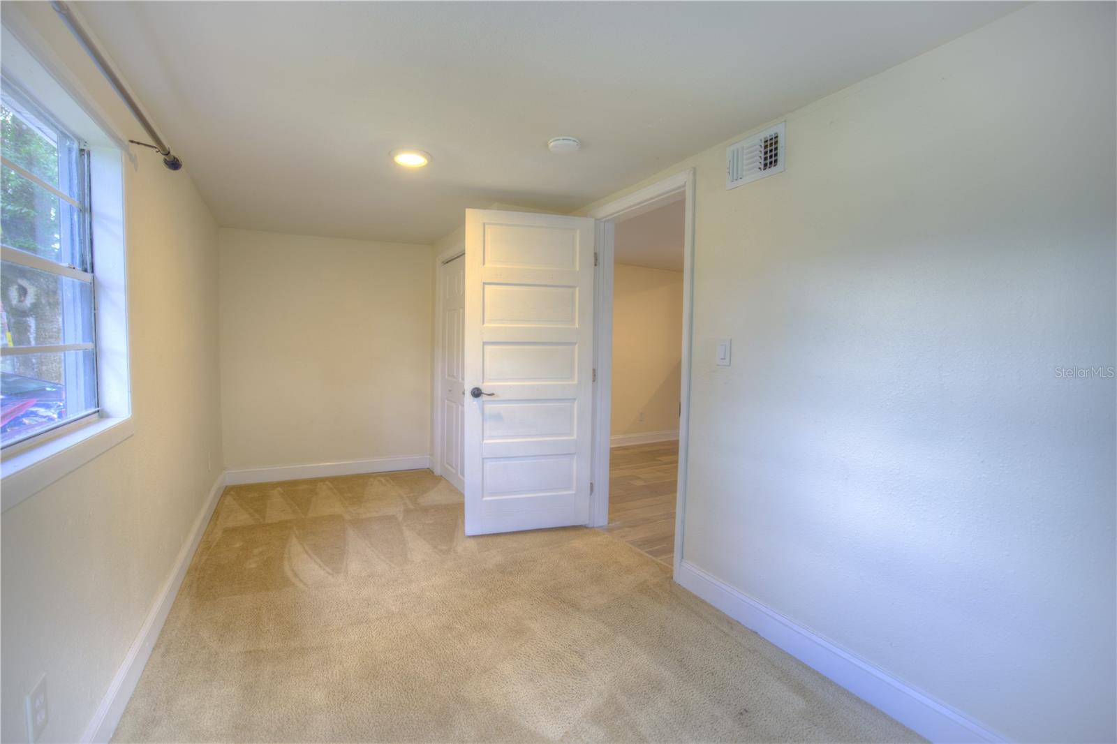 Image 7 of 45 For 6912 Willow Avenue