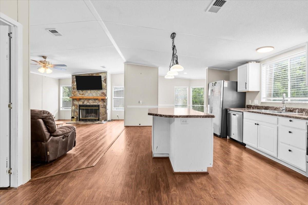 Image 15 of 45 For 13920 Hillcrest Drive