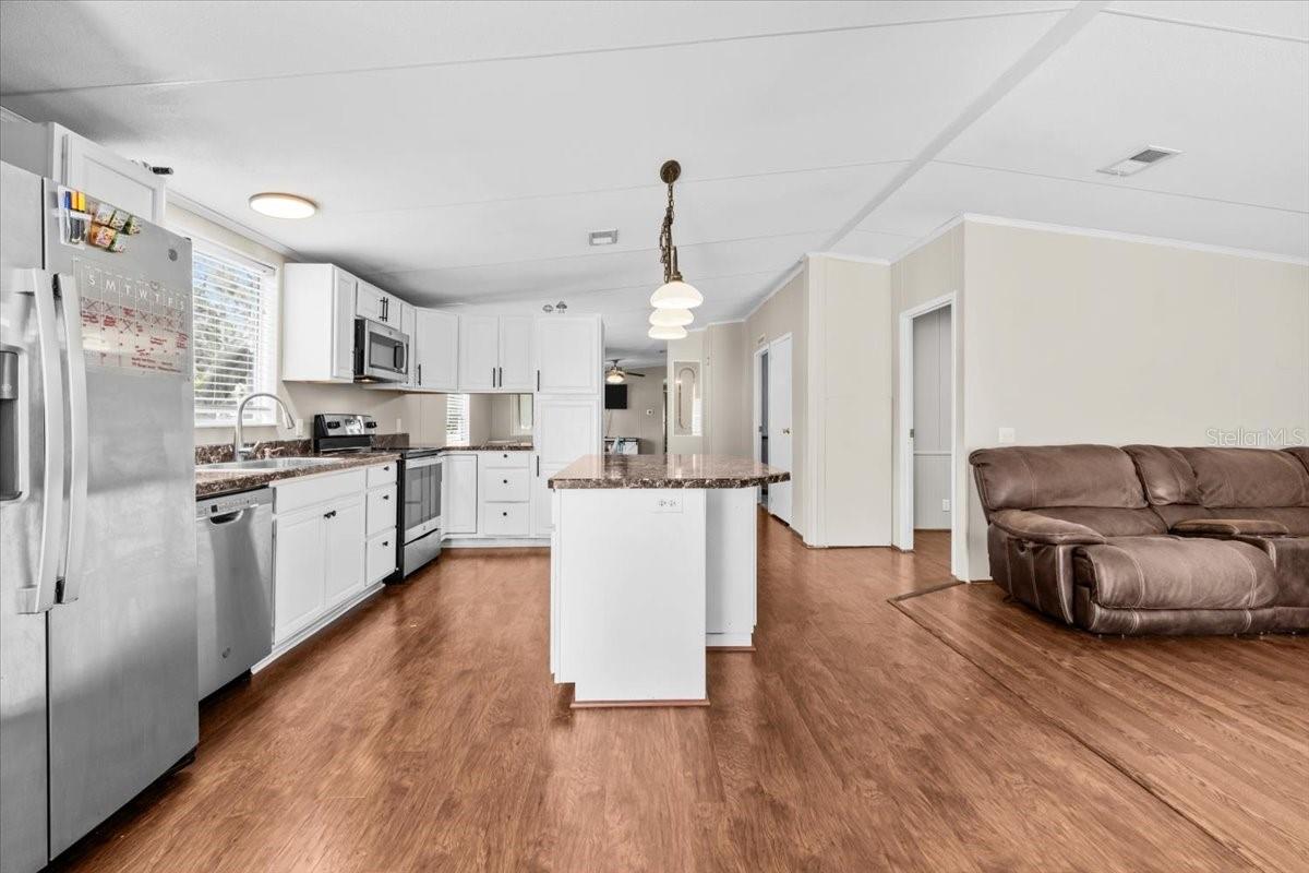 Image 20 of 45 For 13920 Hillcrest Drive