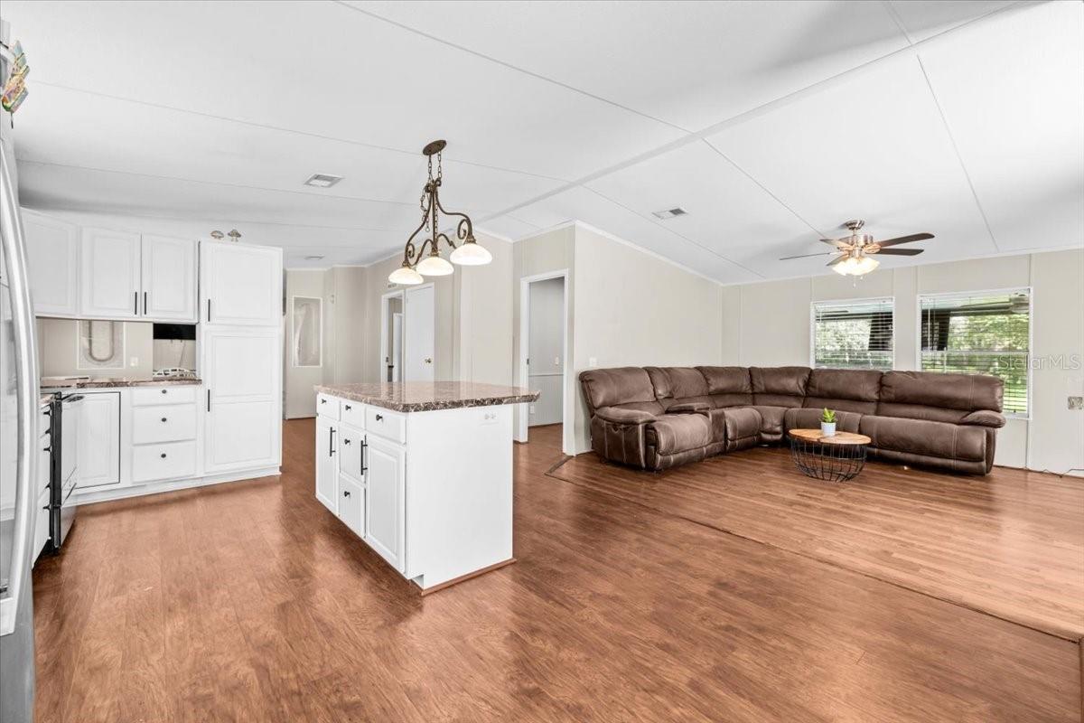 Image 21 of 45 For 13920 Hillcrest Drive