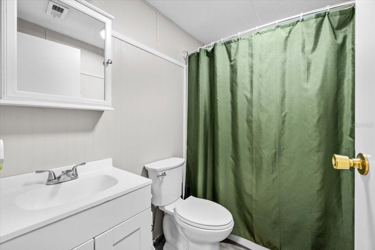 Image 32 of 45 For 13920 Hillcrest Drive