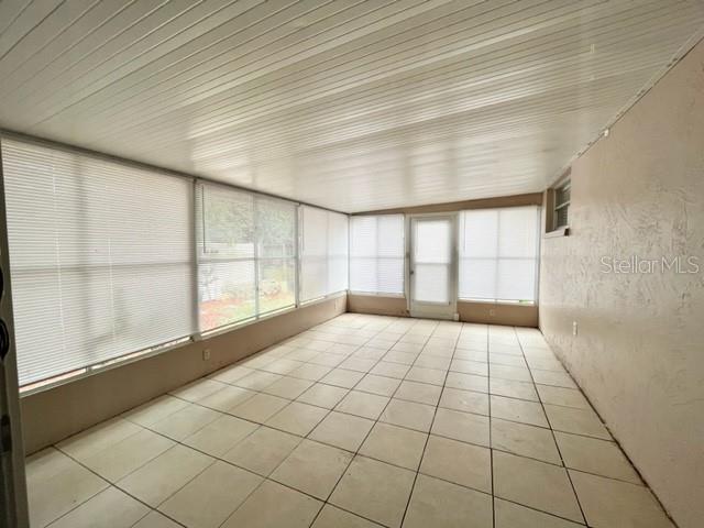 Image 18 of 21 For 7540 Oakshire Drive