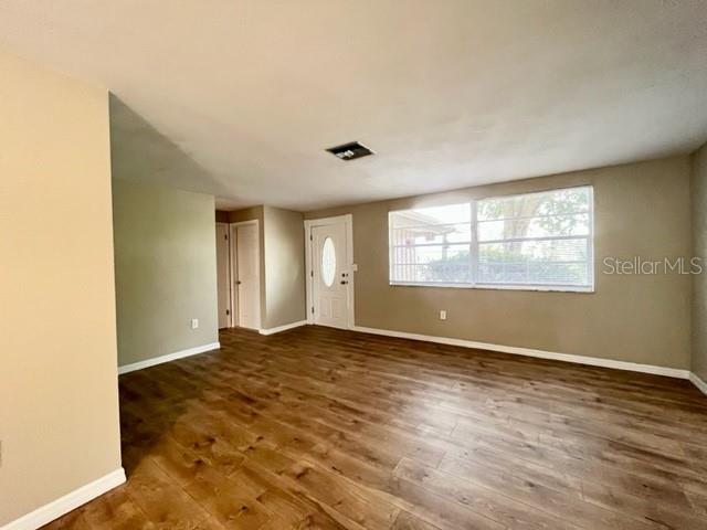 Image 5 of 21 For 7540 Oakshire Drive