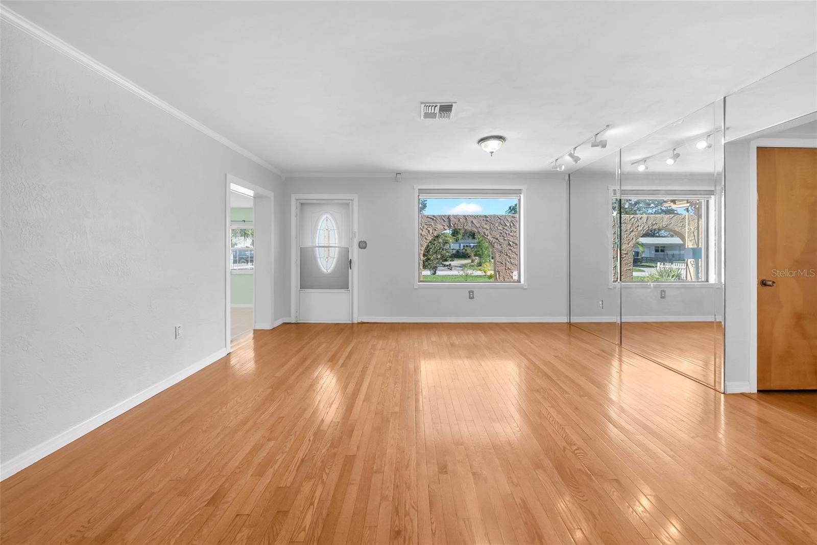 Image 4 of 48 For 4626 29th Avenue N