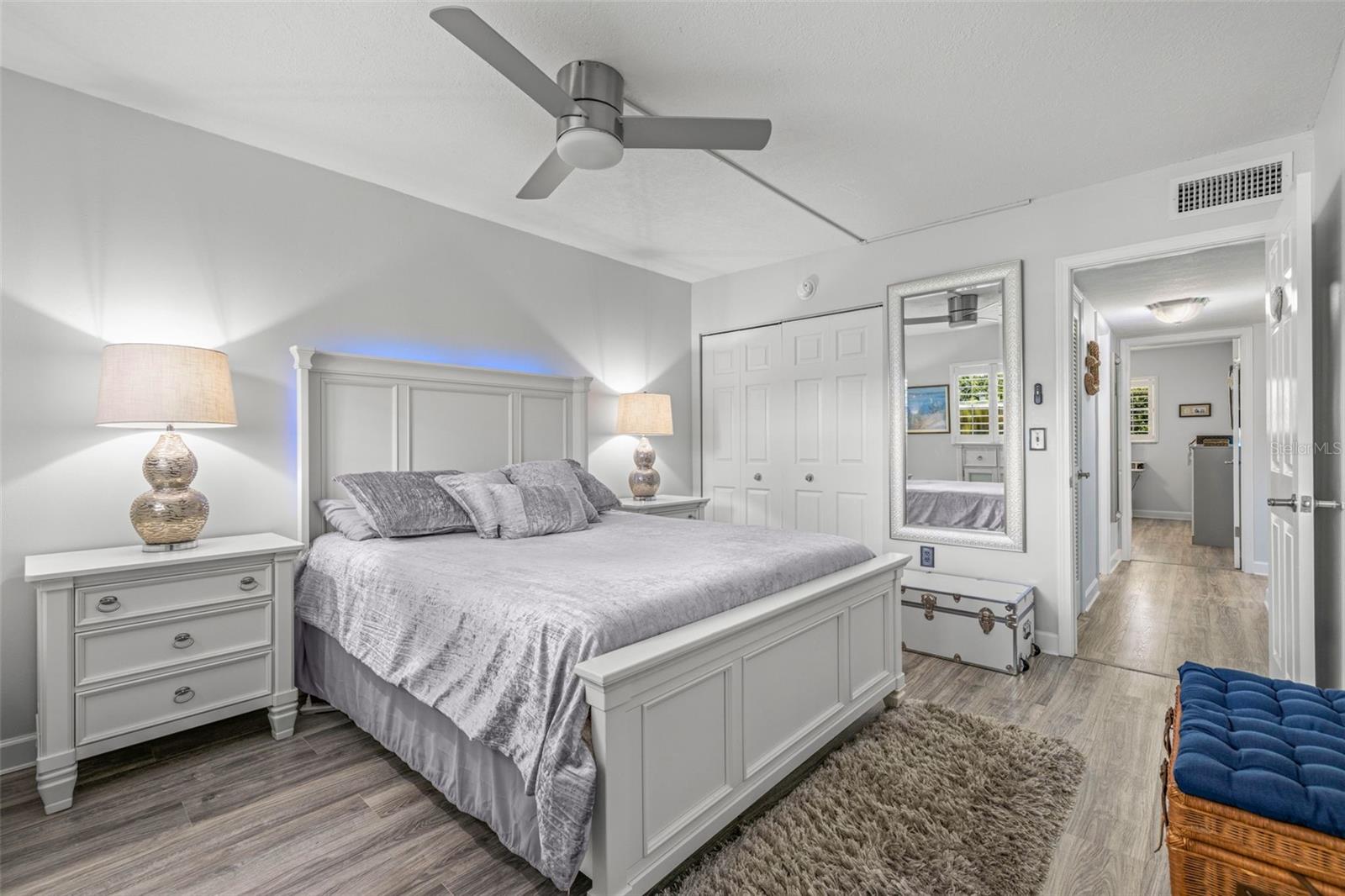 Image 25 of 62 For 946 Virginia Street 207