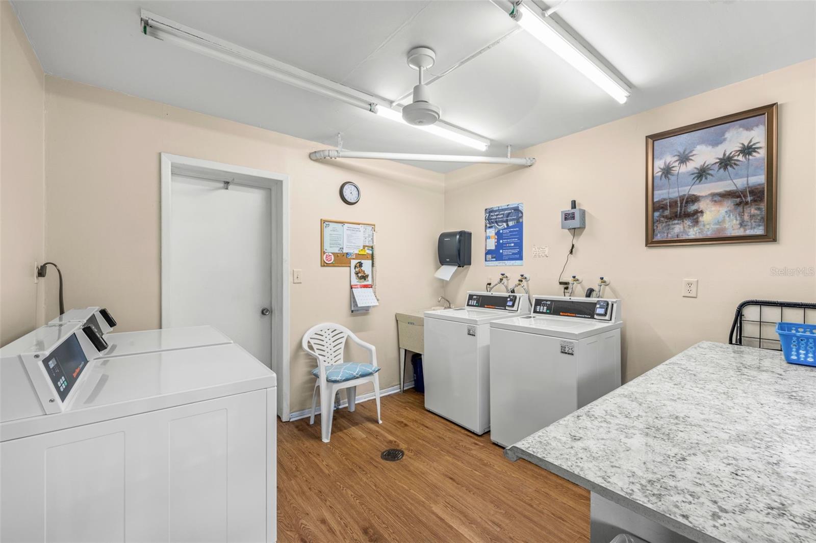 Image 30 of 62 For 946 Virginia Street 207
