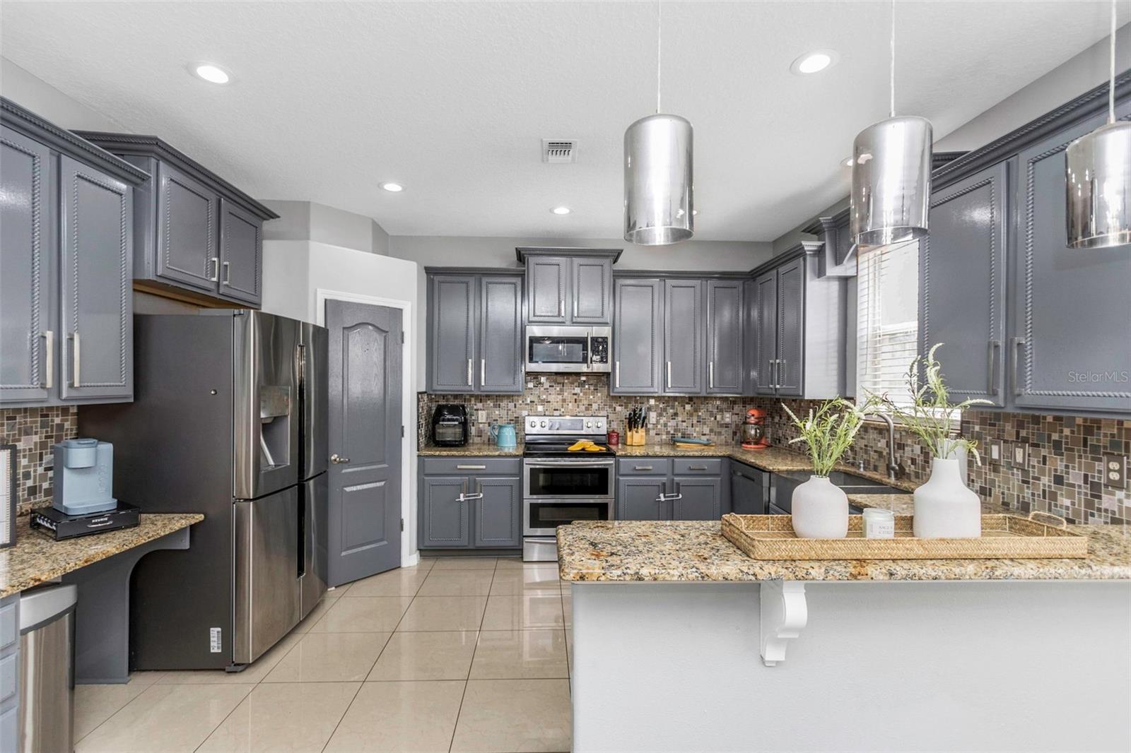 Image 12 of 72 For 14818 Edgemere Drive