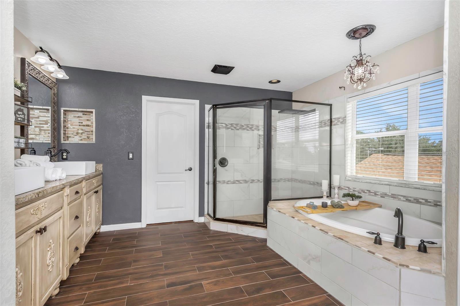 Image 22 of 72 For 14818 Edgemere Drive