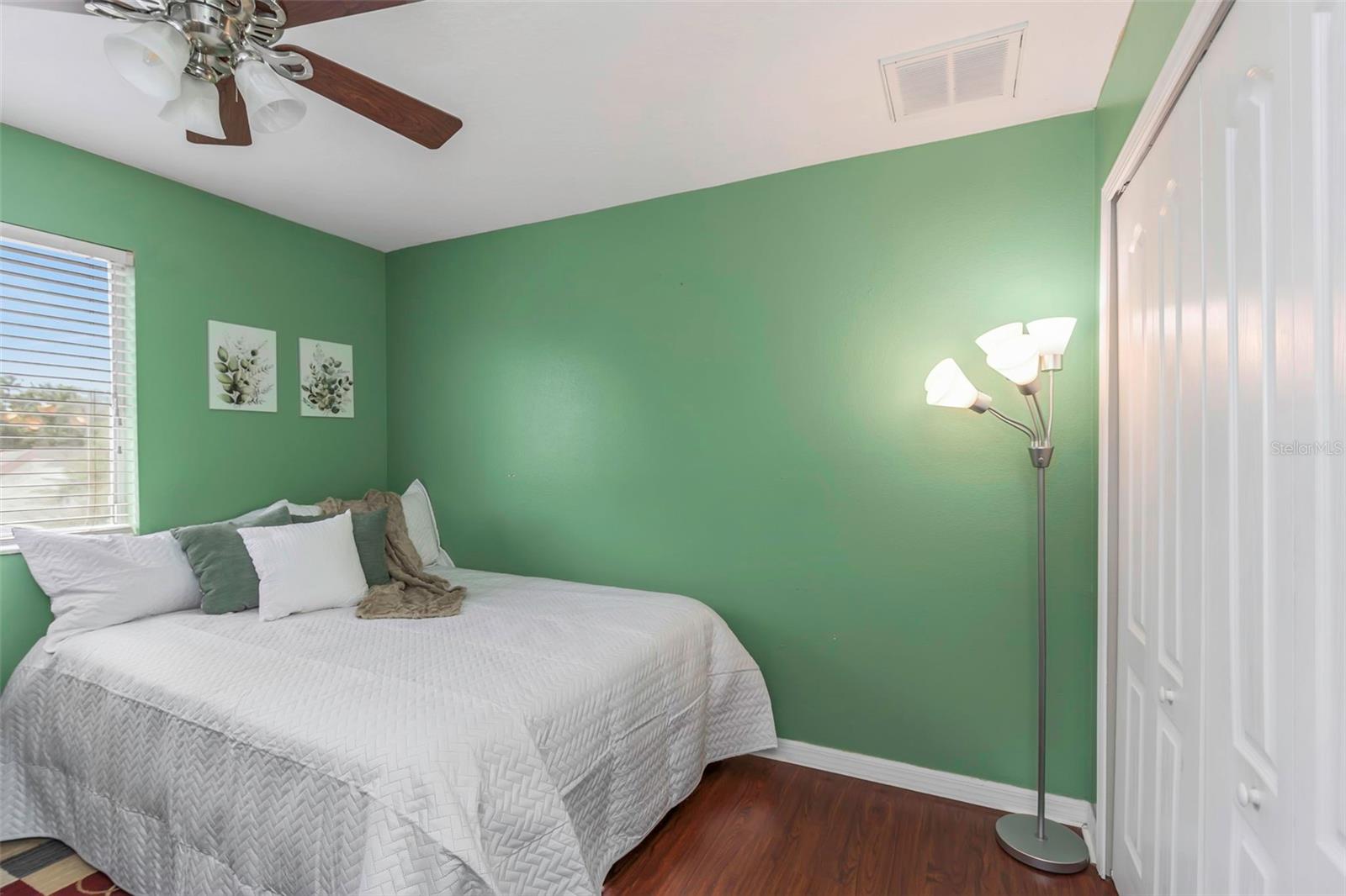 Image 32 of 72 For 14818 Edgemere Drive