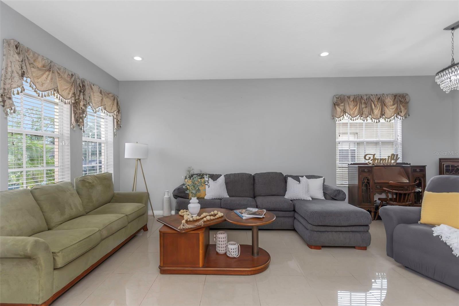 Image 9 of 72 For 14818 Edgemere Drive