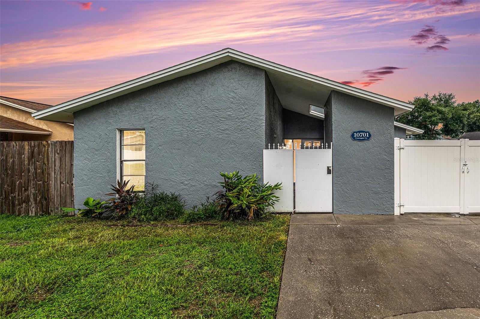 Details for 10701 Crowngate Lane, TAMPA, FL 33624