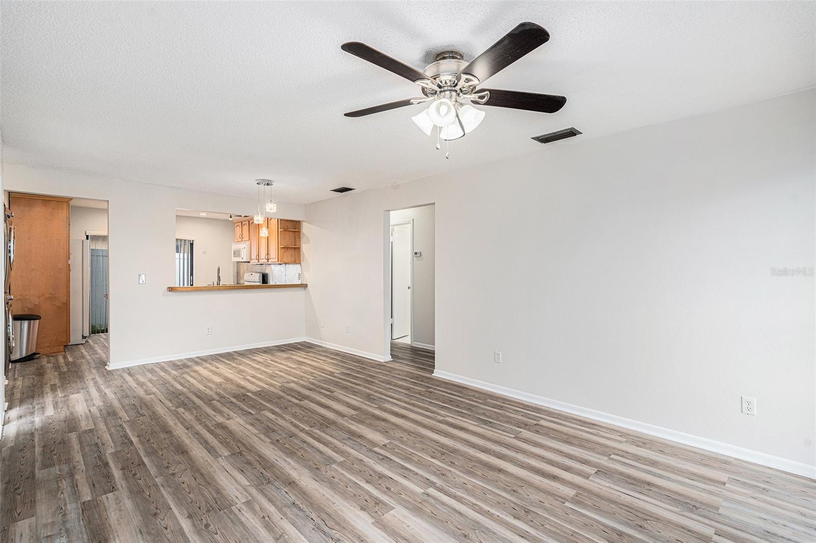 Image 11 of 26 For 10701 Crowngate Lane