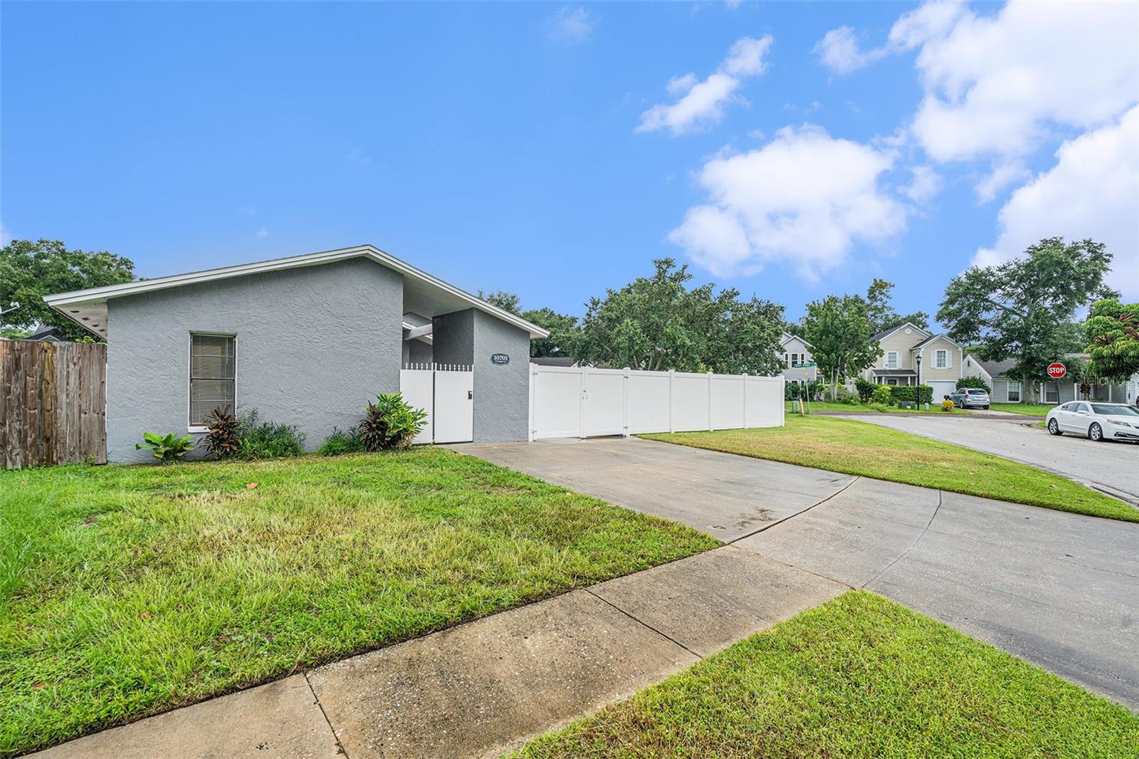 Image 2 of 26 For 10701 Crowngate Lane