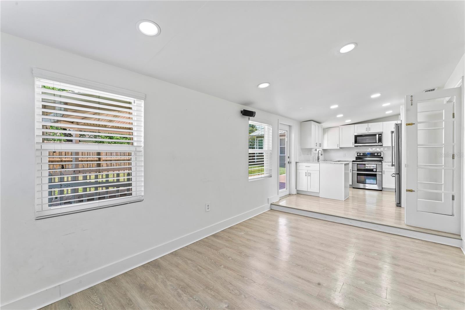 Image 15 of 34 For 4011 El Prado Boulevard
