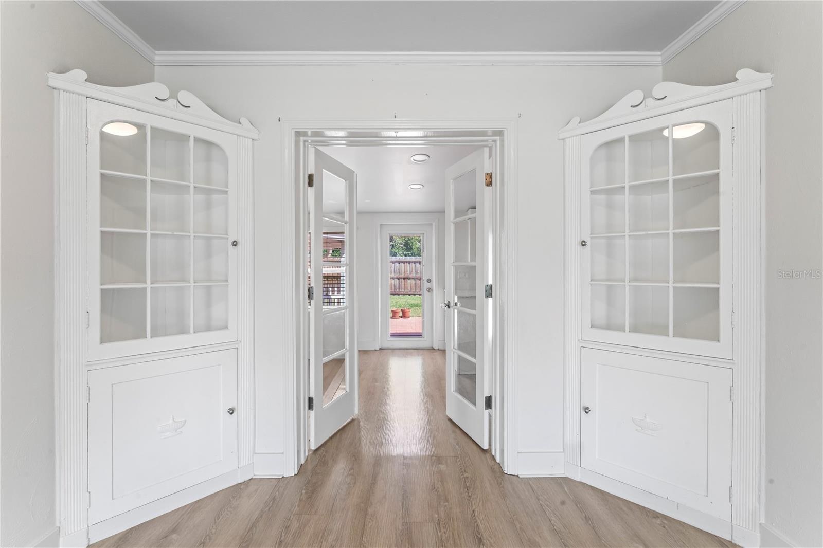 Image 9 of 34 For 4011 El Prado Boulevard