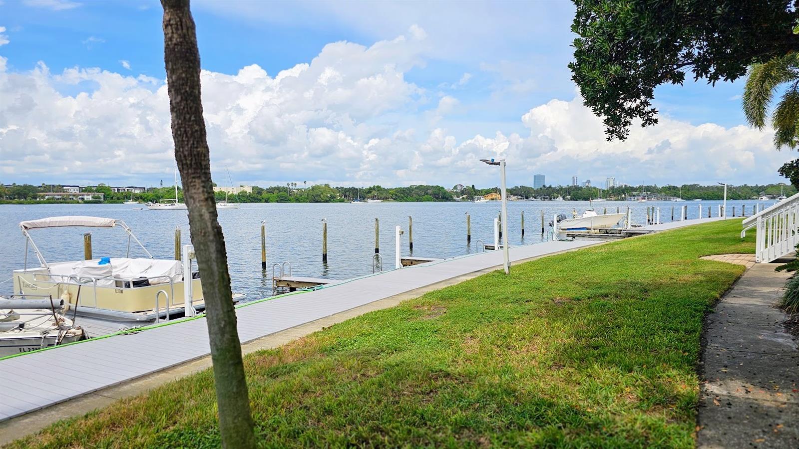 Image 24 of 42 For 213 Seahorse Drive Se C